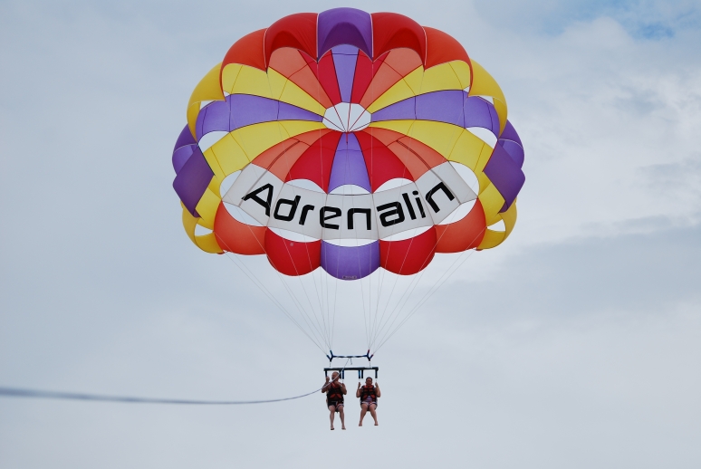 20160709_Fiji_Parasailing/FPara010.jpg